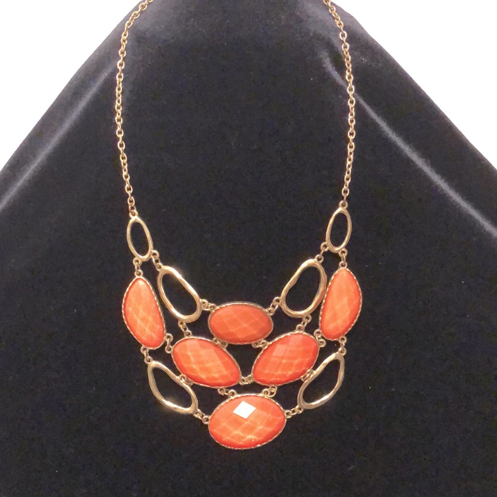 Collar statement necklace